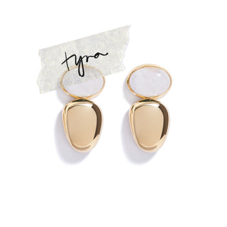 Tyra (Rainbow Moonstone)