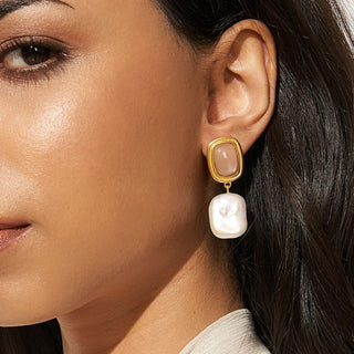 Hera (Peach Moonstone)